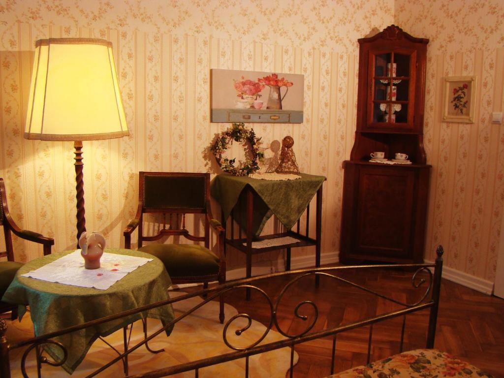 Hostelik Wiktorianski Лодзь Экстерьер фото