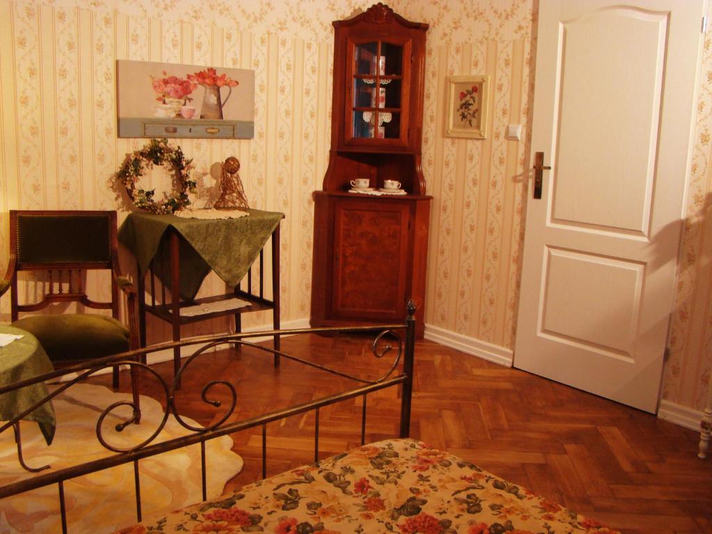 Hostelik Wiktorianski Лодзь Экстерьер фото