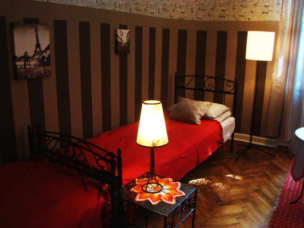 Hostelik Wiktorianski Лодзь Экстерьер фото