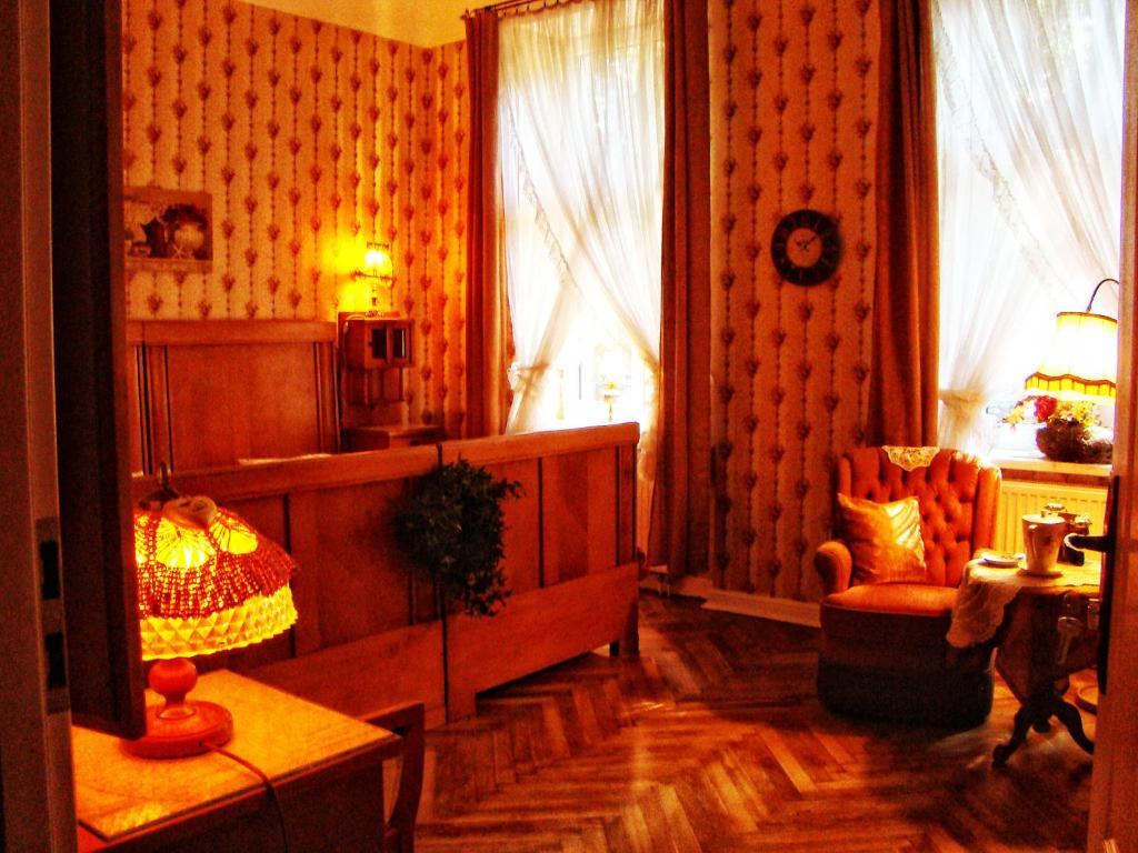 Hostelik Wiktorianski Лодзь Экстерьер фото